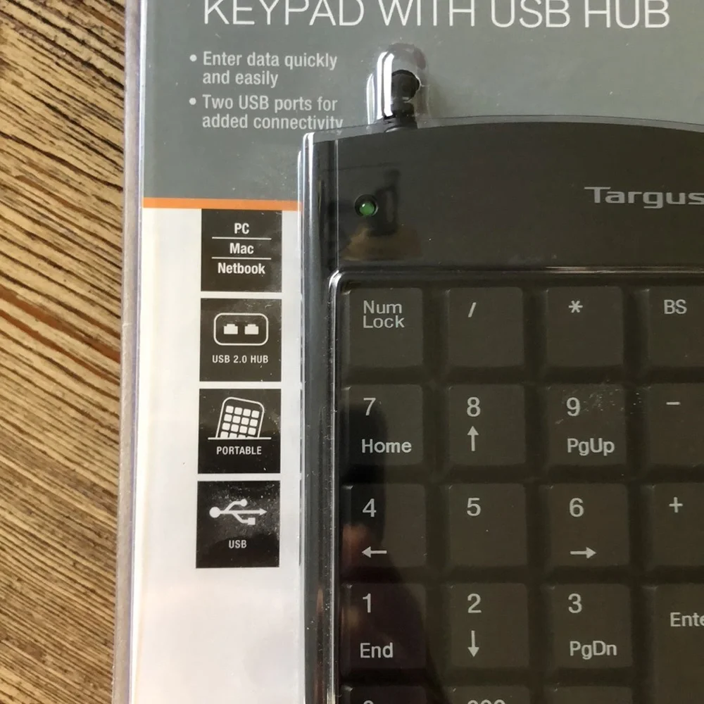 Targus Ultra Mini USB Keypad USB Port Connector Plug Play PC MAC 10 Key PAUK10U